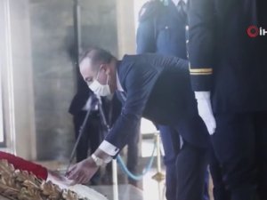 Dışişleri Bakanı Çavuşoğlu: "Bağımsızlık Meşalesini Aynı Heyecanla Taşıyoruz"