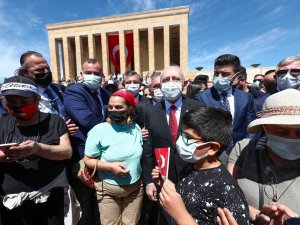 Chp Genel Başkanı Kılıçdaroğlu’ndan Anıtkabir’e Ziyaret
