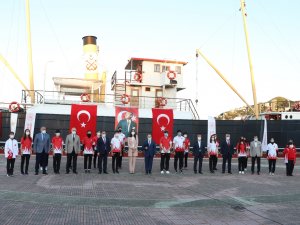 Samsun’da 19.19’da Bandırma Vapuru’nda İstiklal Marşı Okundu