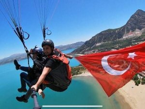 19 Mayıs’ı Havada Kutladılar