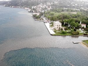 İstanbul Boğazı’nda Suyun Rengi Değişti, Çamura Bulandı