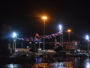 Taksim Ve İstiklal Caddesi Sessizliğe Büründü