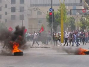 El Halil’de, İsrail Güçleri İle Filistinliler Arasında Çatışma Çıktı