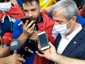 Cumhurbaşkanı Erdoğan’dan Şampiyonlara Tebrik Telefonu