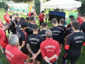 Ümit Milli Futbol Takımı Çalışmalarını Riva’da Sürdürüyor