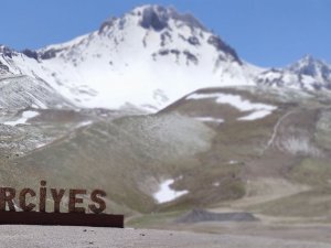 Erciyes’e ’Mayıs’ Karı