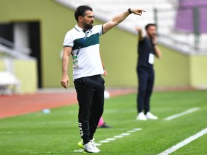 İlhan Palut: “Konyaspor Gerektiği Zaman Hücumsal Anlamda Riskler Alabilen Takıma Evrildi”
