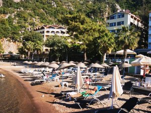 Marmaris’te Yerli Ve Yabancı Turistlerin Deniz Keyfi
