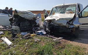 Tokat'ta hafif ticari araç ile otomobil çarpıştı: 4 ölü, 6 yaralı