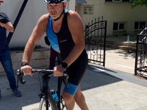 6 Kıtada Yüzmek Üzere Yola Çıkan Türk Yüzücü Sinop’ta Da Sprint Triatlon Yaptı