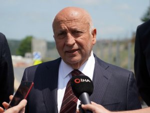 Işın Çelebi Listesini Divan Kuruluna Teslim Etti