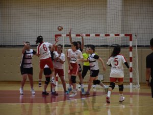 İ̇şitme Engelliler Hentbol Kadınlar Türkiye Şampiyonası Başladı
