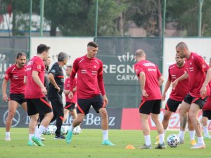 A Milli Futbol Takımı Çalışmalarını Sürdürüyor