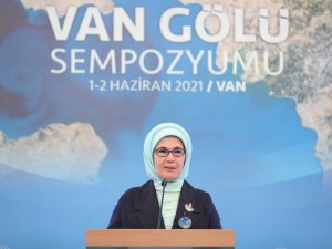 Emine Erdoğan: “Van Gölü, Ülkemizin Gerdanında Safir Bir Kolye Gibi Parlıyor”