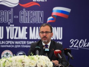 Bakan Kasapoğlu: “Yüzücülerimizin Atacağı Kulaçlar Sağlık Çalışanlarımız İçin Olacak"