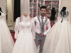 Modacıdan Sağlık Çalışanlarına Gelinlik Jesti