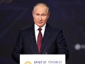 Putin: "Kuzey Akım 2’nin İlk Etabında Döşeme İşlemi Tamamlandı"