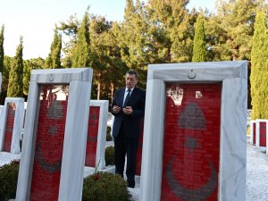 Milli Eğitim Bakanı Selçuk, Çanakkale Şehitler Abidesi’ni Ziyaret Etti