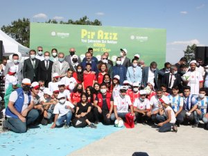 Diyarbakır’daki Pir Aziz Parkı, Yamaç Paraşütü Ve Uçurtma Festivaliyle Açıldı