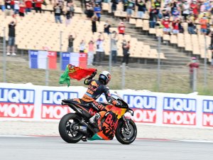 Katalonya’da Zafer Miguel Oliveira’nın