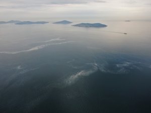 Sahilden Adalara Uzanan Müsilaj Tabakası Drone İle Görüntülendi