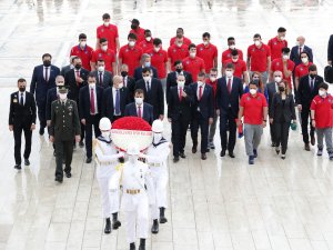 Euroleague Ve Basketbol Süper Ligi Şampiyonu Anadolu Efes, Anıtkabir’de