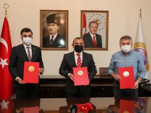 1 Yılda 40 Okul