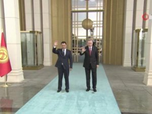 Cumhurbaşkanı Erdoğan, Kırgızistan Cumhurbaşkanı Caparov’u Resmi Törenle Karşıladı