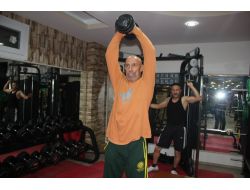 66 Yaşında Vücut Geliştirme Sporu Yapıyor