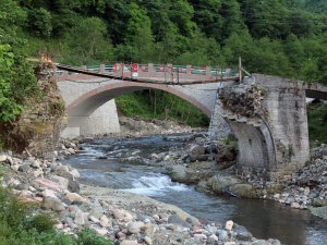 Yıkılan Tarihi Kemer Köprünün Yerine Yeni Kemer Köprü Yapıldı