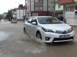 Dolu Ve Yağmur Vatandaşlara Zor Anlar Yaşattı