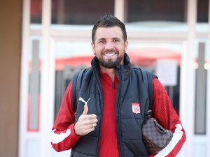 Sivasspor’da Claudemir Takımda Kalacak!