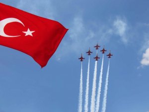 Türk Yıldızları’ndan Amasyalılara Ay-yıldızlı Gösteri