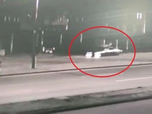 Otomobilin Bisikletiyle İşe Giden Şahsa Çarpıp Metrelerce Savurduğu Feci Kaza Kamerada
