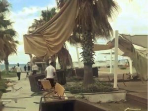Antalya’da Hortum Ortalığı Savaş Alanına Çevirdi