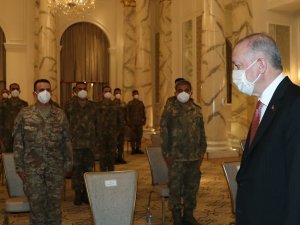 Cumhurbaşkanı Erdoğan, Azerbaycan Görev Grubu’ndaki Askerlerle Bir Araya Geldi