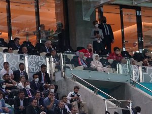 Cumhurbaşkanı Erdoğan, Türkiye - Galler Maçını Takip Etti