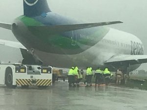 Kırım’da Yolcu Uçağı Pistten Çıktı