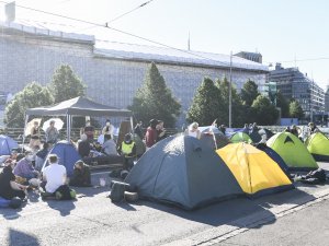 Finlandiya’da İklim Protestosu: Başkentin En İşlek Caddesi Trafiğe Kapatıldı