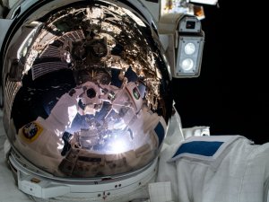 Iss’deki Astronotlar Uzay Yürüyüşüne Çıktı