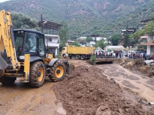 Aydın’da Sağanak Yağış Etkili Oldu