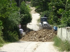Bana Ait Dedi Köy Yolunu Kapadı