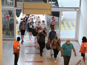 Turizm Kenti Antalya’ya Rus Turist Akını Başladı