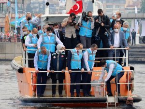 Denizin Altına Oksijen Verecek Cihazı Bakan Murat Kurum İ̇zmit Körfezi’ne Bıraktı