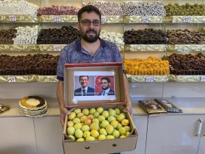 Malatyalı Gariban Esnaftan İ̇mamoğlu’na Kayısı Hediyesi