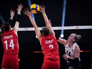 A Milli Kadın Voleybol Takımı, Yarı Finalde Abd’ye 3-0 Mağlup Oldu