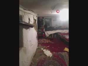 Deprem Bazı Köy Evlerine Hasar Verdi, Kayalar Yuvarlandı