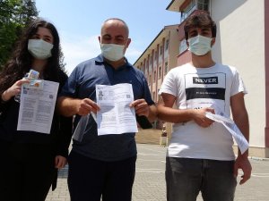 Çocuklarının Motivasyonu İçin Onlarla Birlikte Aynı Okulda Sınava Girdi