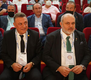 Bakan Kasapoğlu, Çaykur Rizespor Kulübünün Yeni Başkanı Tahir Kıran'ı Kutladı