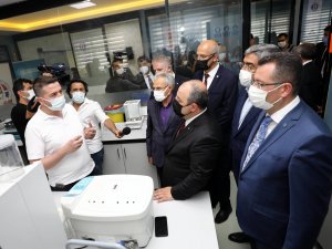 Bakan Varank, Akredite Ayakkabı Test Laboratuvarı’nın Açılışını Yaptı